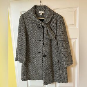LOFT Women's Black and White Tweed Blazer/Coat